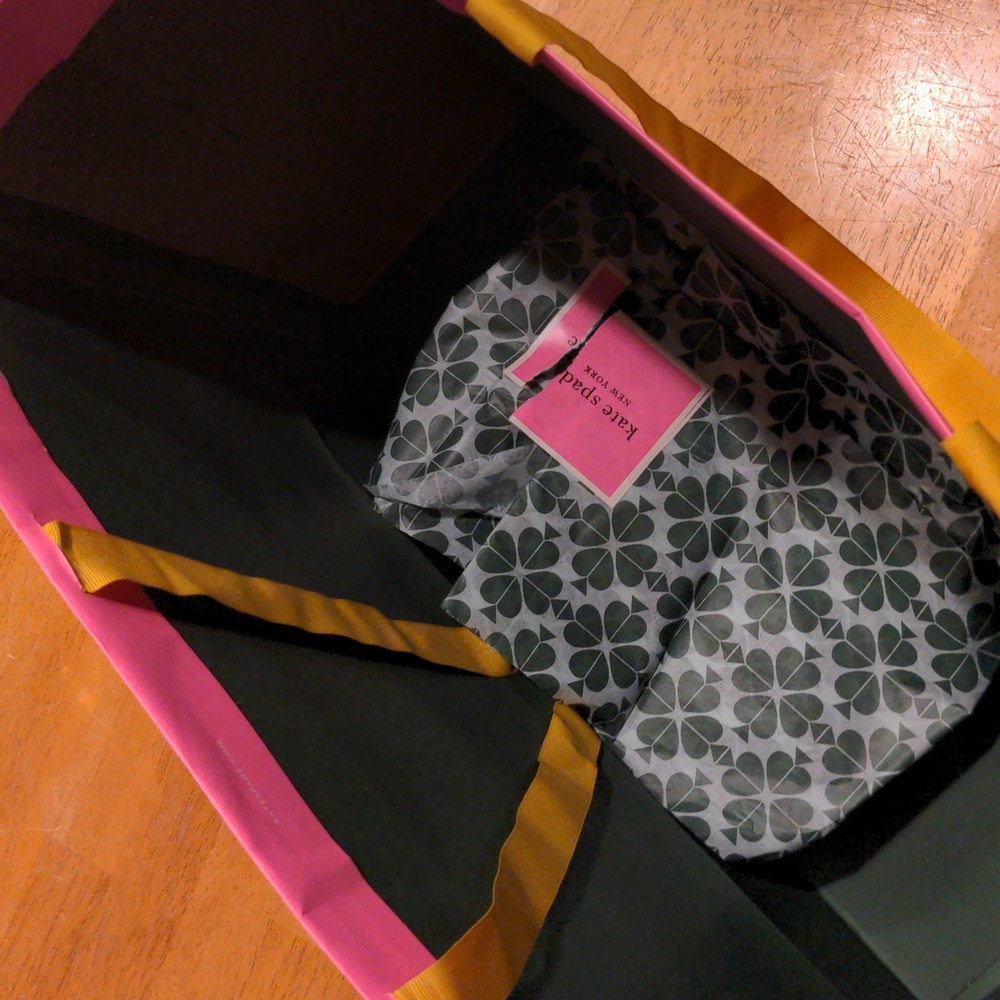 ♠️Kate Spade shopping bag & tissue paper + 2 boxes👛♻️ - Picture 3 of 6